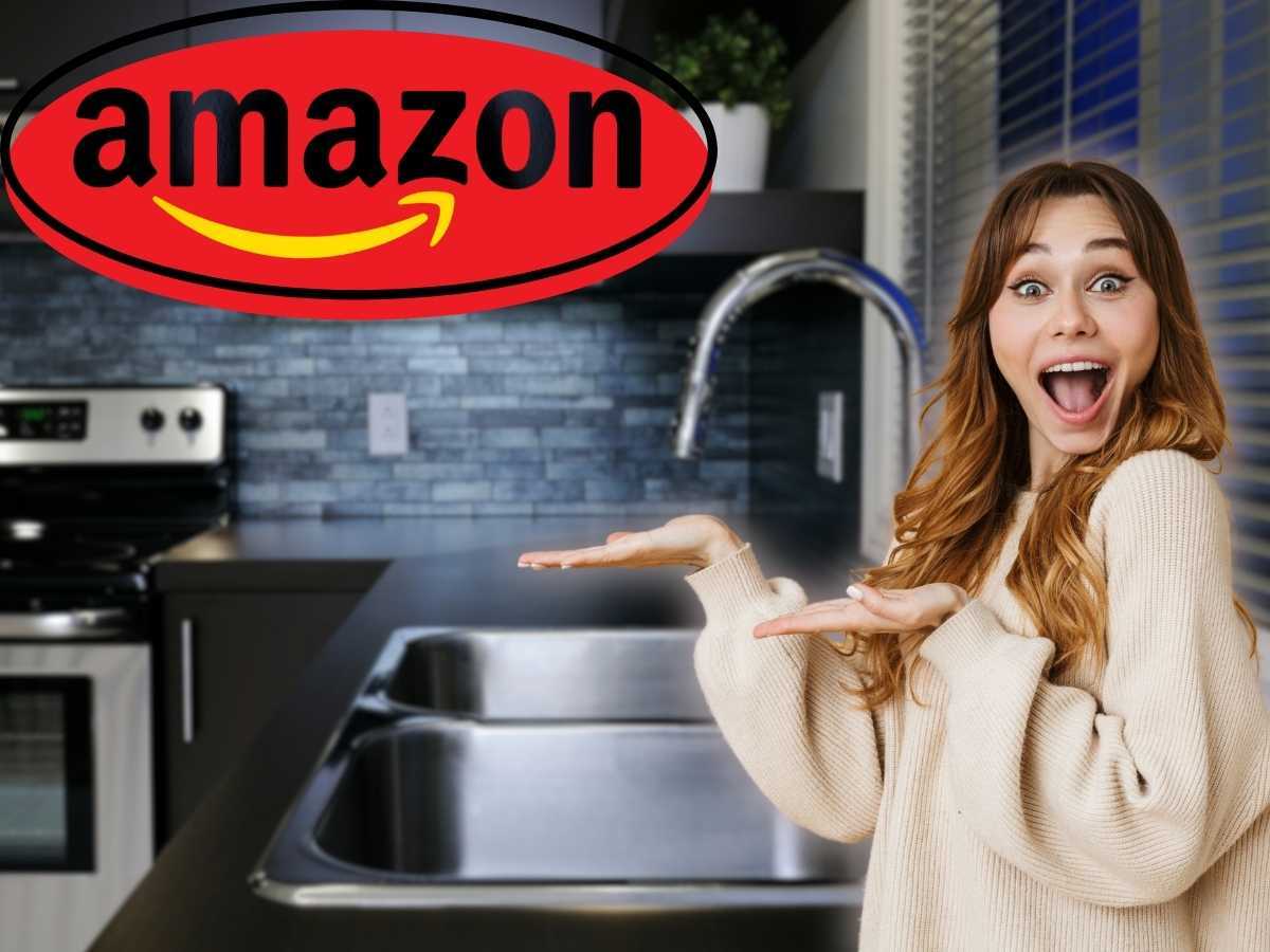 Logo Amazon cucina e donna felice acquisto imperdibile