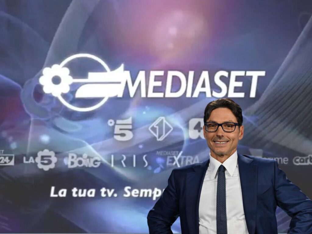 logo mediaset e sagoma berlusconi